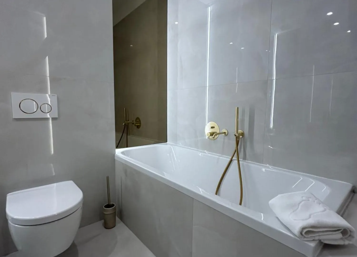 Exclusive Apartment With Private Parking & Balcony - 01 Bucharest