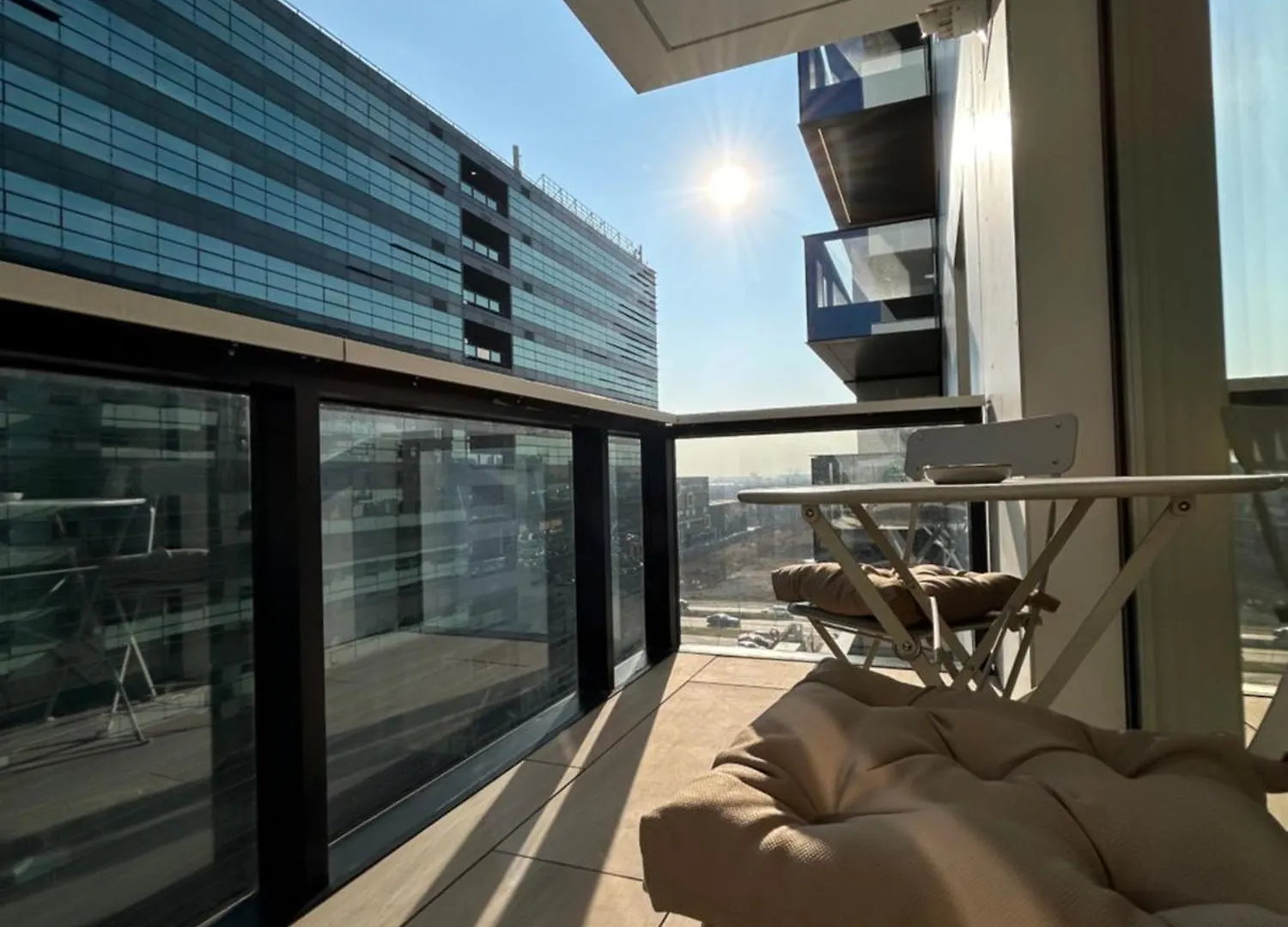 Exclusive Apartment With Private Parking & Balcony - 01 Bucharest Romania
