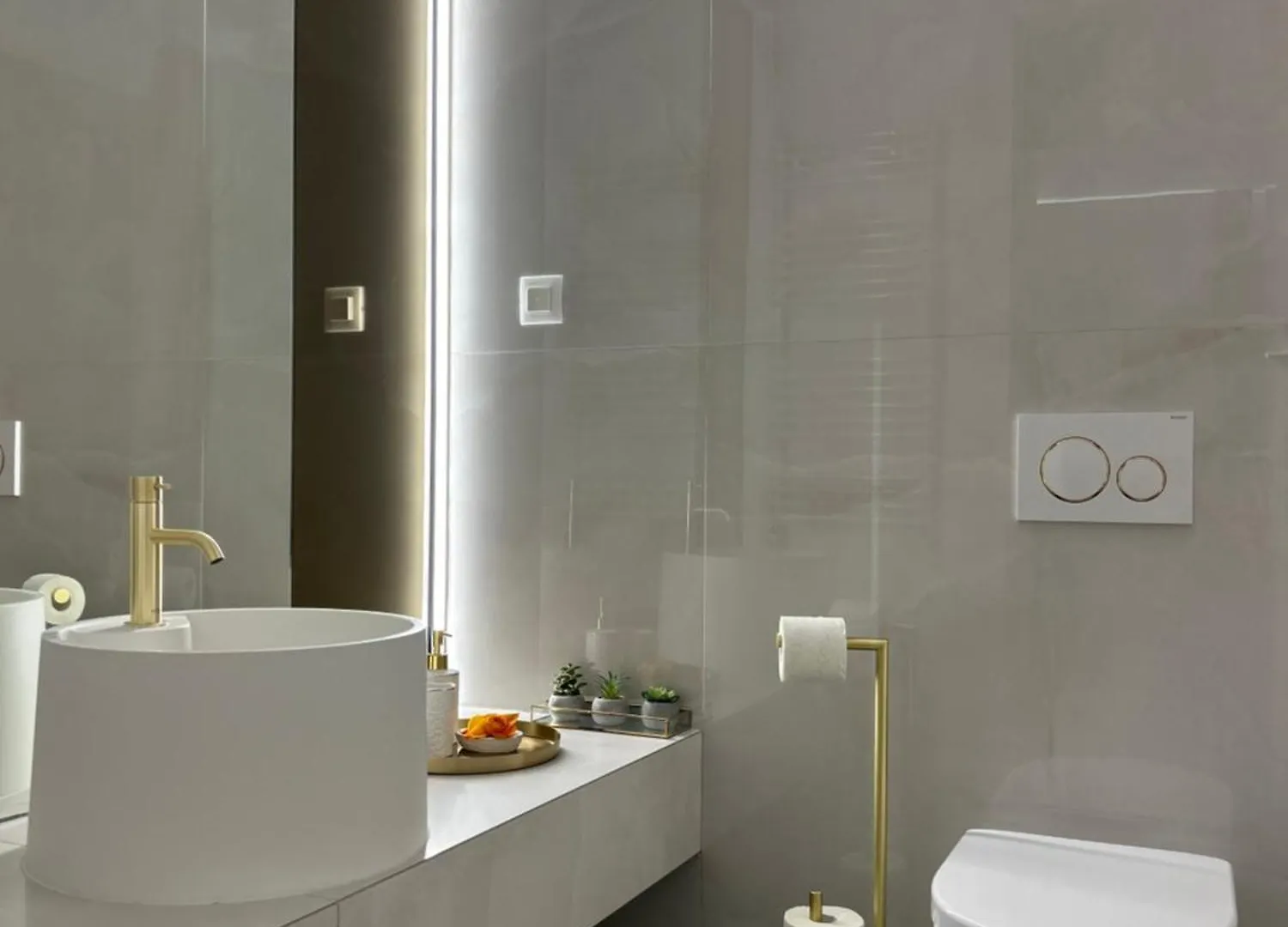 Exclusive Apartment With Private Parking & Balcony - 01 Bucharest Romania
