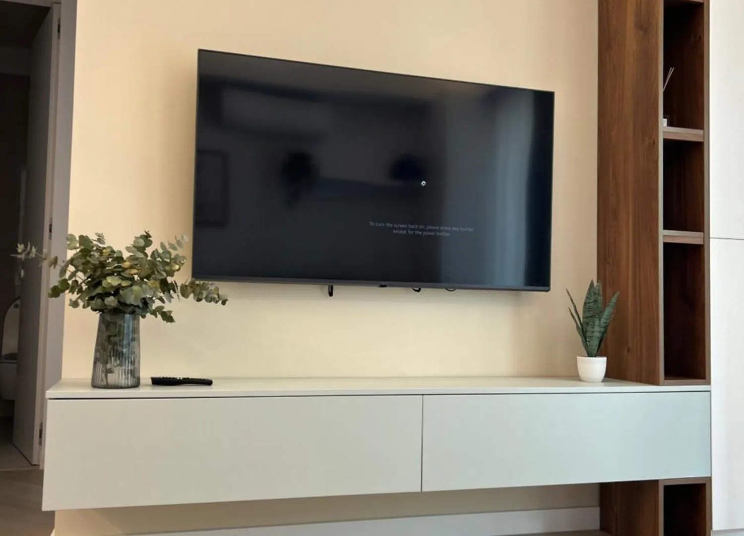 Exclusive Apartment With Private Parking & Balcony - 01 Bucharest 0*,  Romania