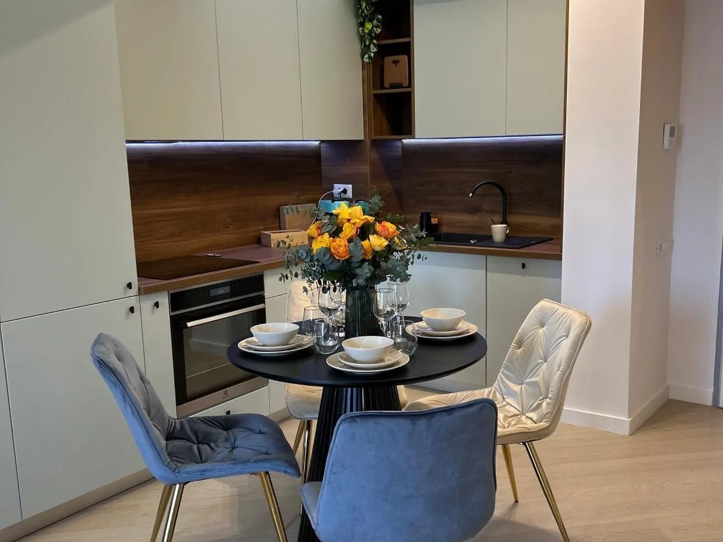 Exclusive Apartment With Private Parking & Balcony - 01 Bucharest
