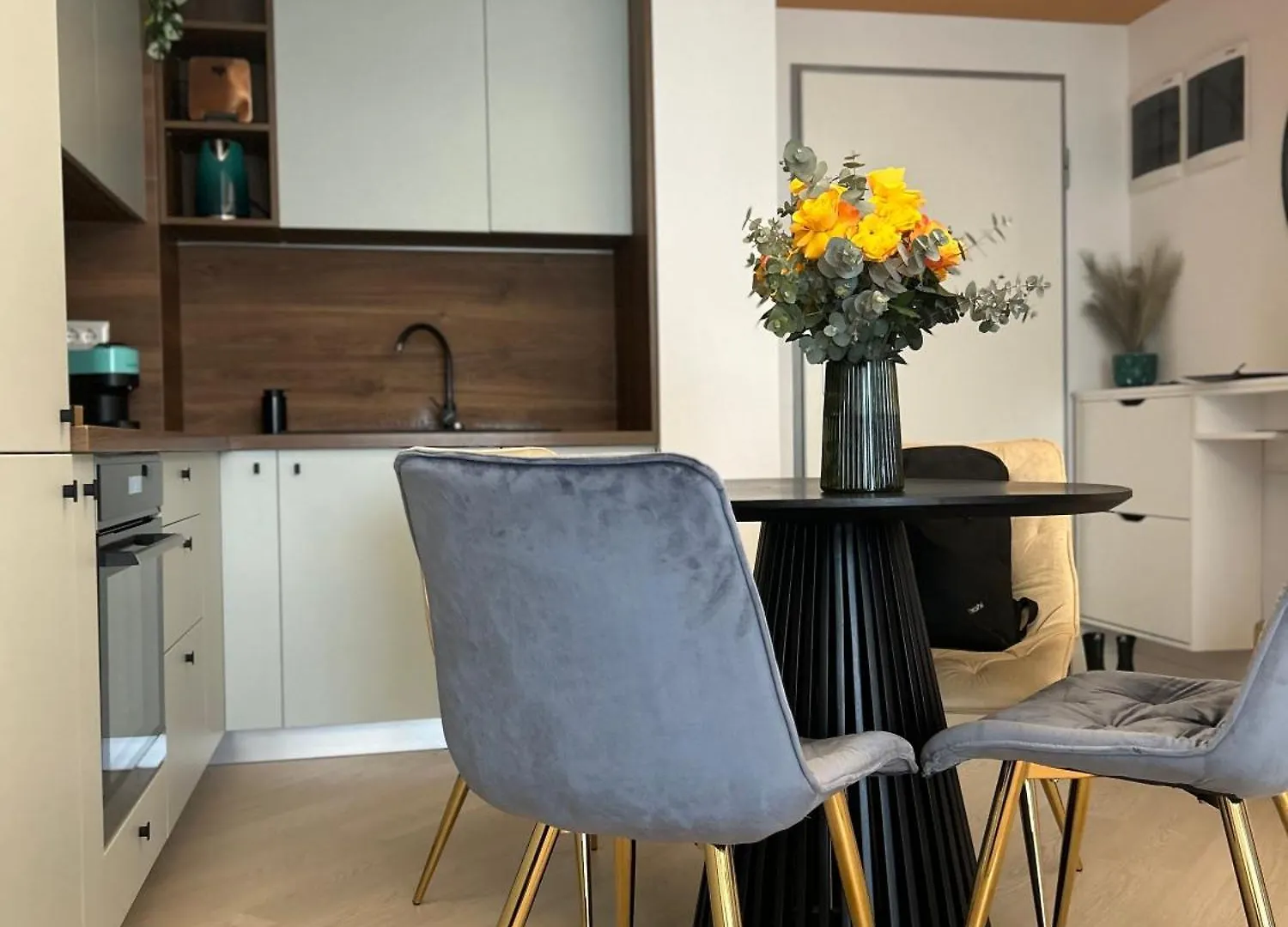Exclusive Apartment With Private Parking & Balcony - 01 Bucharest